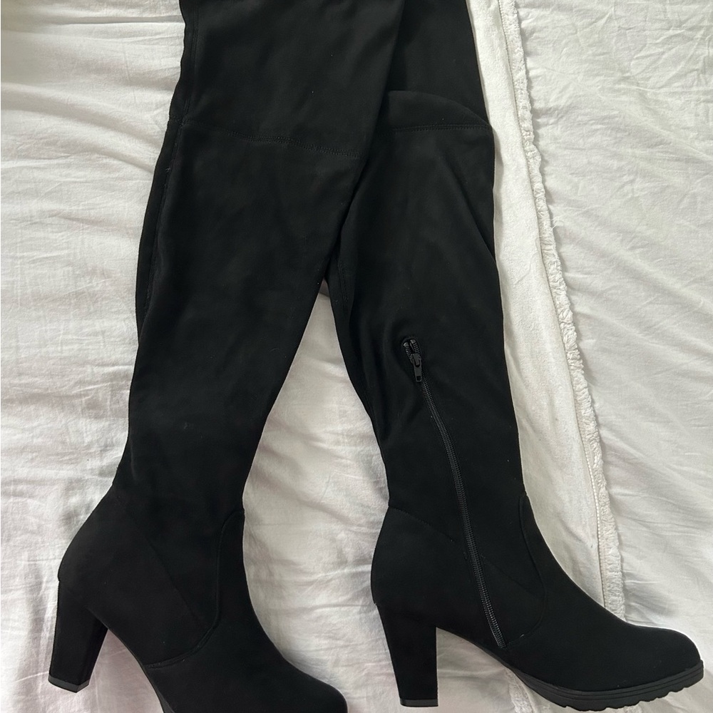 Elegant Black Over the Knee Boots - Picture 1 of 3